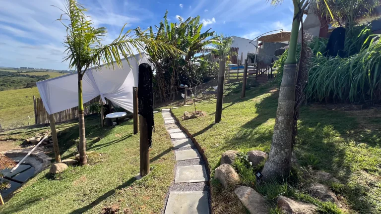 Imagem Chácara em Araçoiaba da Serra-SP, Bairro Campo do Meio: 3 Quartos, 2 Suítes, 1 Sala, 4 Banheiros, 2 Vagas, 250m².