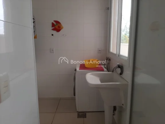 Imagem Linda e aconchegante casa com 3 suítes (2 com terraço), 5 banheiros, hall de entrada, sala de esta...