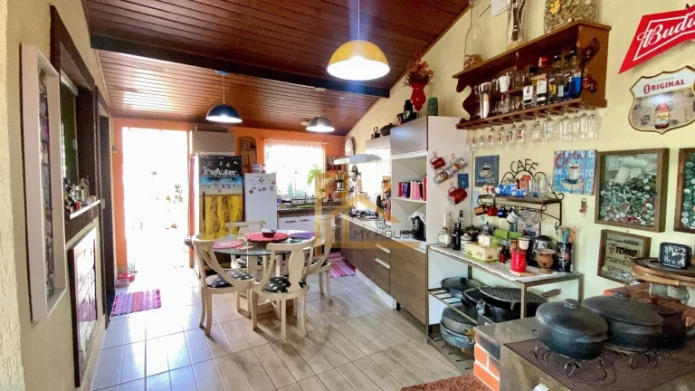 Imagem Aconchegante casa com 3 quartos em condomínio Clube, com Vista Perene Para a Mulher de Pedras em Vargem Grande Teresópolis-RJ.