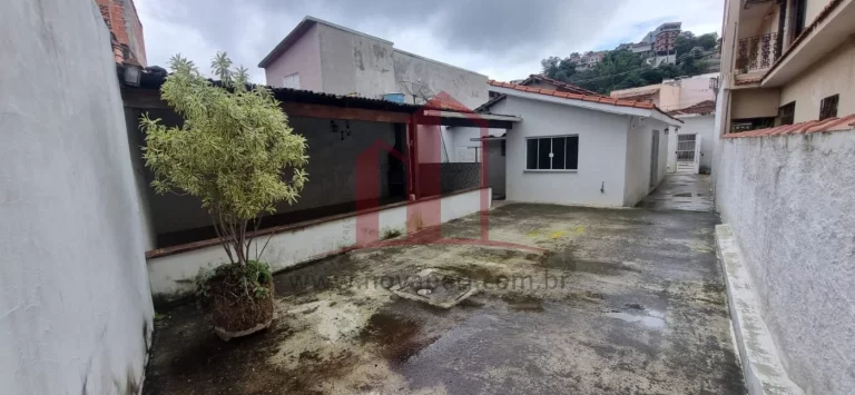 Imagem Casa à venda no Centro de Franco da Rocha-SP: 2 quartos, 2 salas, 2 vagas de garagem, 116,83 m² de área. Venha conferir!