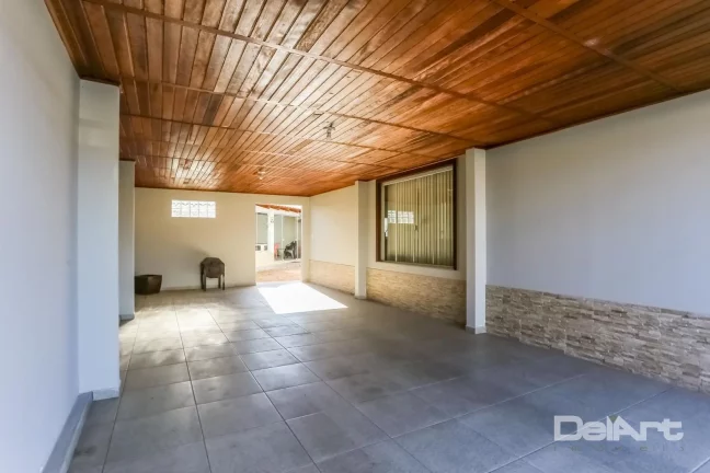 Imagem Linda residência de 02 pavimentos no Bairro mais charmoso de Rio Negro... 290m2 de construção