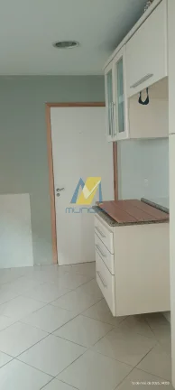 Imagem Casa Imponente com 2 Dormitórios, sacada ampla.