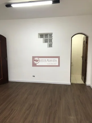 Imagem Aluno casa COMERCIAL no metrô Jabaquara. São 6 salas, Varanda, Copa, Lavandaria e 2 Banheiros, imóvel totalmente reformado com telhado novo, instalação elétrica nova, está impecável. Sua locação é ideal para clínicas médicas, escritórios de advocacia, cor