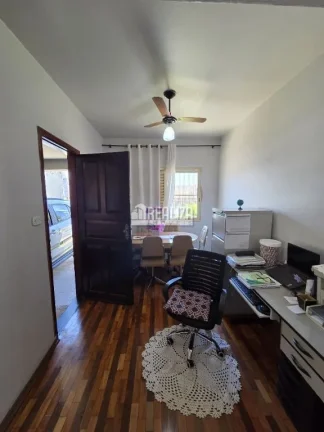 Imagem Casa de 3 dormitórios no bairro Estados Unidos em Uberaba