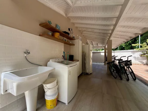 Imagem Imperdível Casa à Venda em Riviera de São Lourenço: 4 Quartos, 2 Suítes, 2 Salas, 3 Vagas de Garagem, 240m² - Riviera Módulo 22!