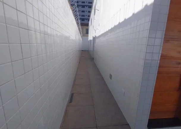 Imagem CASA SOBREPOSTA BAIXA NOVA EM FINO ACABAMENTO NO EMBARÉ