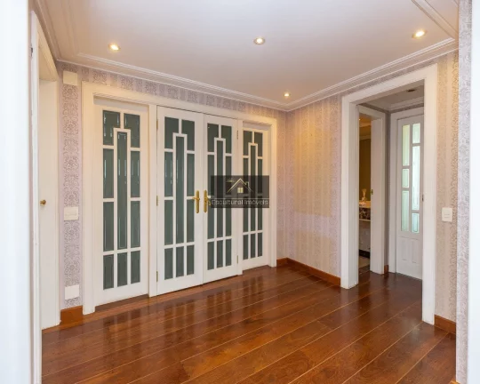 Imagem SINÔNIMO DE MORAR BEM APARTAMENTO 411,00 M 4 SUÍTES SALA 4 AMBIENTES TERRAÇO VISTA EXUBERANTE COZINHA IMÓVEL REPLETO DE ARMÁRIOS 3 VAGAS LAZER