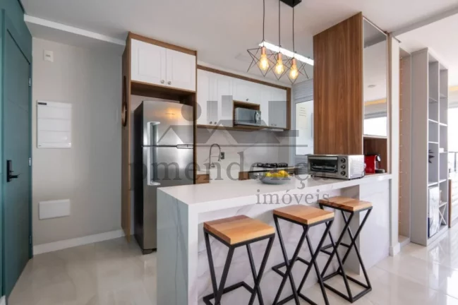 Imagem Pinheiros apto reformado, 2 suites, 2 vagas, varanda gourmet
