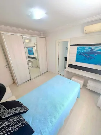 Imagem Casa com 2 dormitórios sendo 2 suítes e 3 vagas de garagem em Balneário Camboriú/SC