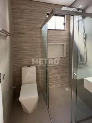 Imagem Casa para locação no Alphaville, 3 quartos, sendo duas suítes, uma com closet