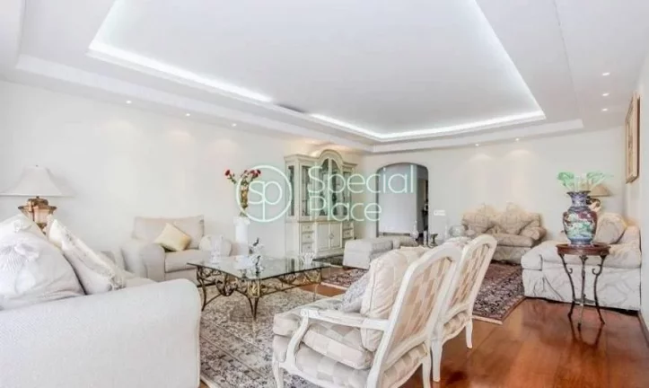 Imagem Belíssimo apartamento com 350m² de área privativa, 5 dormitórios ( 2 suítes ) e 4 vagas na gara...