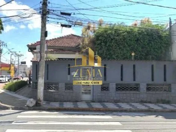 Casa comercial em esquina, 265 m2, construção 160 m2, 05 salas, 05 vagas