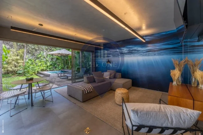 Imagem Imperdível: Casa à venda em SP, 3 quartos, 3 suítes, 2 salas, 5 banheiros, 4 vagas e 628m² no Alto de Pinheiros!
