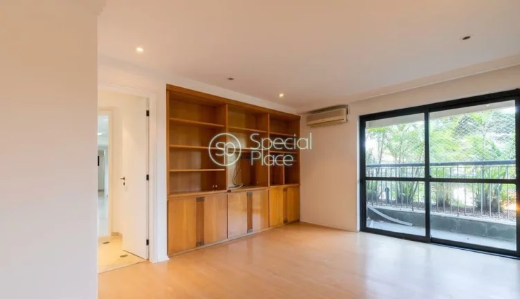 Imagem Amplo apartamento à venda com 3 quartos, sendo 3 suítes, e 4 banheiros no total. Este apartamento ...