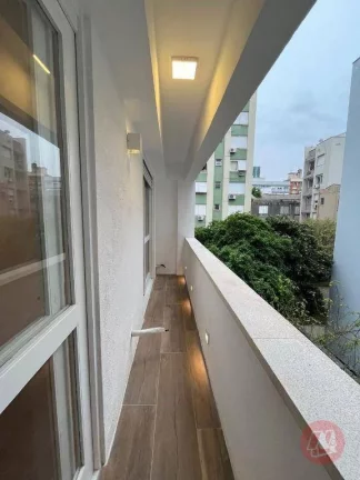 Imagem Na rua dos Andradas, apartamento rodo reformado.