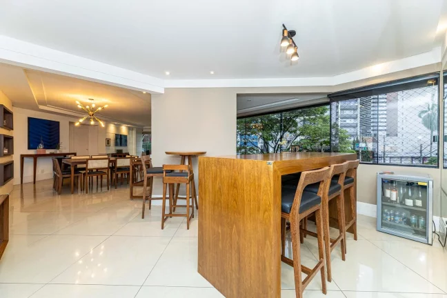 Imagem APARTAMENTO 3 QUARTOS NO BATEL 180,31m²