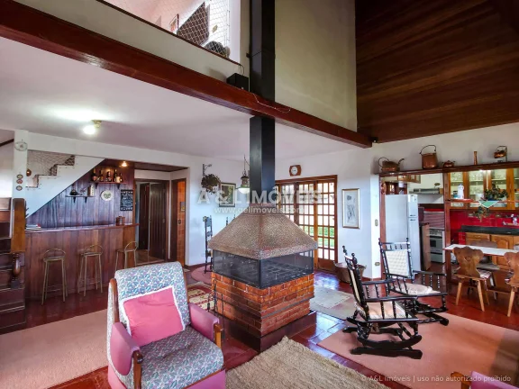 Imagem Casa Campos do Jordão - Vila Natal, arquitetura suíça, 4 dorms, lareira