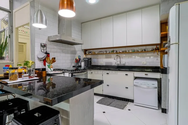 Imagem Apartamento à venda em Copacabana, 197m2, 4 quartos, 1 suíte, 1vaga.