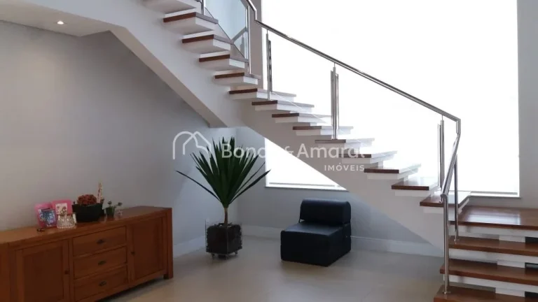 Imagem Casa à venda em condomínio na região do Alphaville, com 4 suítes (1 térrea).

Empreendimento im...