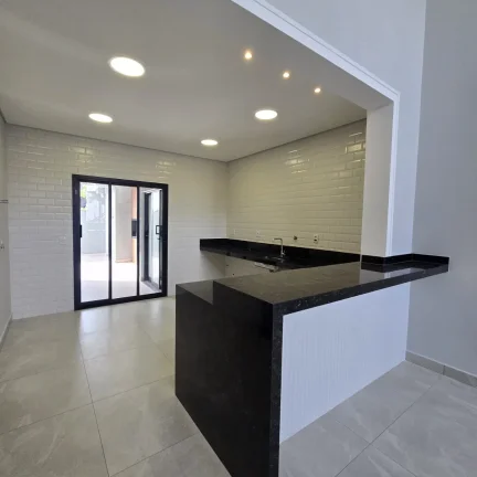 Imagem Casa em Condomínio à Venda em Sorocaba-SP Jardim Residencial Campos do Conde 4 Quartos, 1 Suíte, 3 Salas, 3 Banheiros, 4 Vagas, 184m².