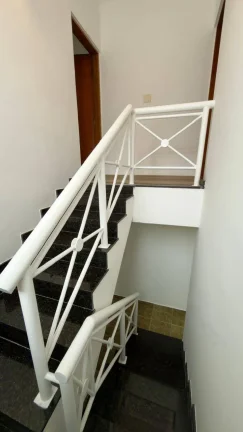Imagem Sobrado com 2 Suítes e Espaço Gourmet Próximo ao Parque do Carmo