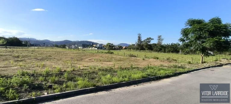 Imagem Terreno de 2.000m² à Venda no Bairro Humaitá - Tubarão/SC