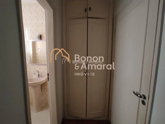Imagem Amplo apartamento com 3 dormitórios sendo 1 suíte, sala com 2 ambientes, cozinha planejada, área de serviço, suíte de empregada e vaga de garagem