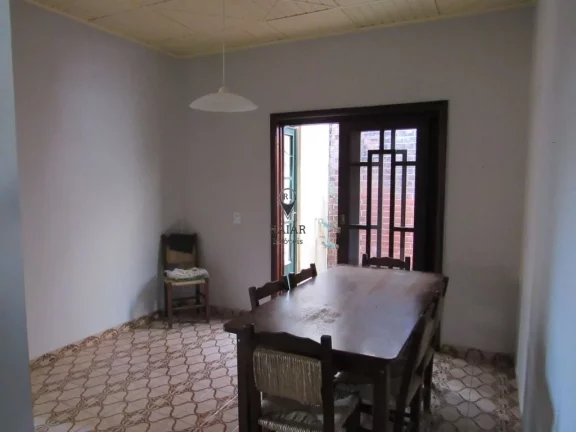 Imagem Casa Residencial/Comercial zoneamento ZR-3, no bairro Rebouças para Venda em Curitiba. CASA localiz... Imagem Casa Residencial/Comercial zoneamento ZR-3, no bairro Rebouças para Venda em Curitiba. CASA localiz...