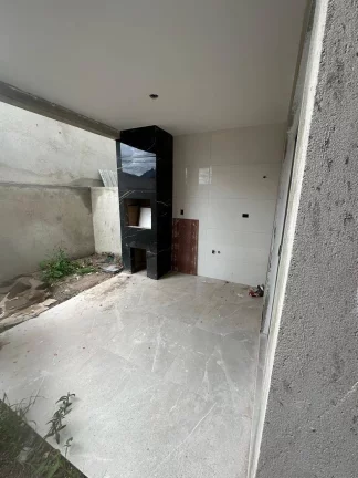 Imagem Sobrado Novo no CIC de frente para Rua - R$430 MIL