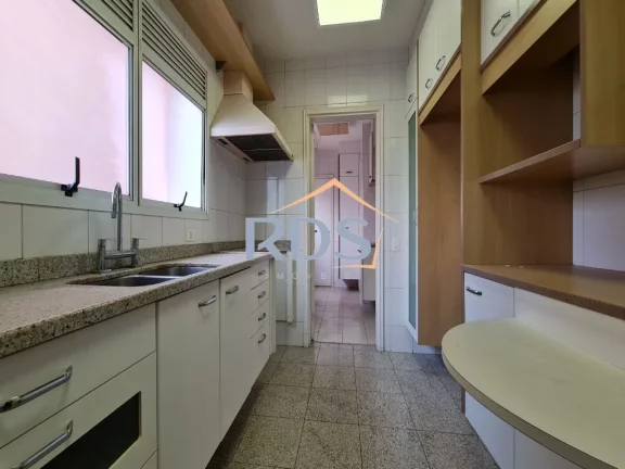 Imagem Apartamento de 144m² com 4 dormitórios, excelente localização