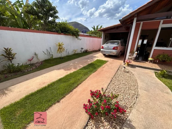 Imagem Casa Nova com Lindo Jardim e Vista para a Montanha