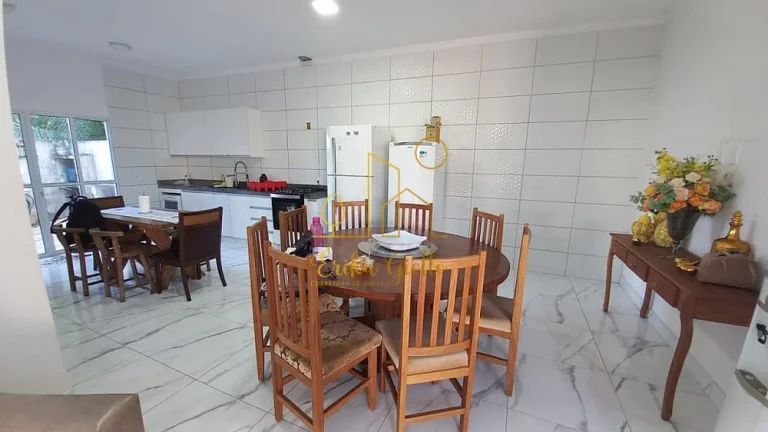 Imagem Casa de Alto Padrão em Condomínio no Bairro Engordadouro