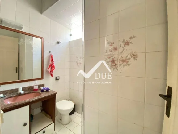 Imagem Sobrado com 3 dormitórios à venda, 109 m² por R$ 850.000,00 - Gonzaga - Santos/SP