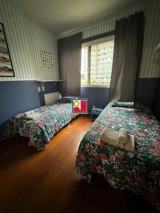 Imagem Vendo 4Q na Praia da Barra, sol nascente, lavabo, 2 vg, mobiliado, ônibus, clube, futebol, piscina, sauna, churrasqueira, tenis, squash, skate,praia