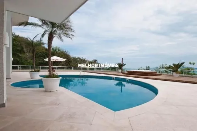 Imagem Casa Alto Padrão mobiliada e decorada á venda com 6 suítes e 8 vagas na Interpraias em Balneário Camboriú.