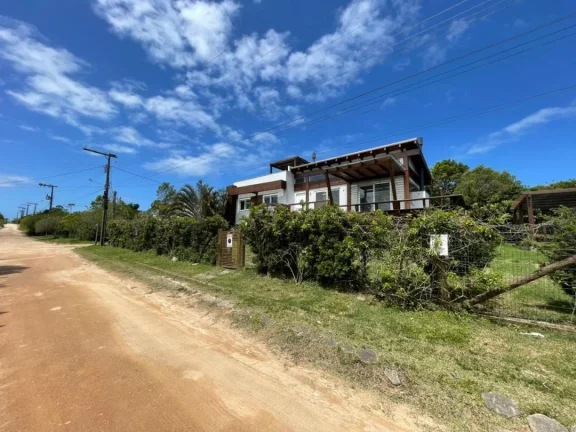 Imagem Casa com 2 Quartos à Venda, 110 m² em Imbituba - Imbituba