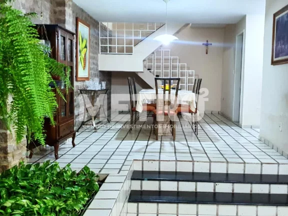 Casa à venda no Bairro São José com 3 quartos, sendo 2 suítes, PETROLINA - PE