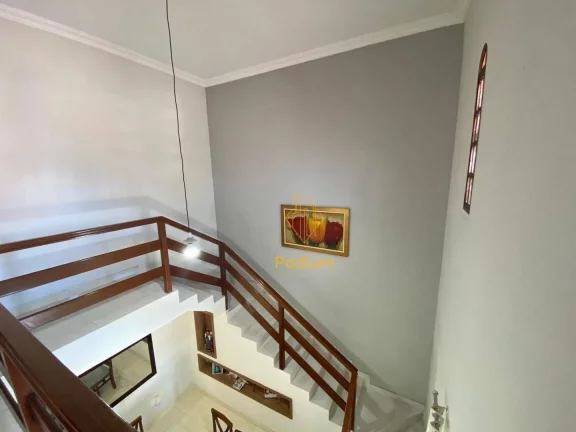 Imagem Casa com dois pavimentos em localização privilegiada no Portal do Sol - CA0071