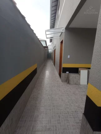 Imagem Condomínio em Praia Grande, com 2 quartos, opções com sacada, sobrado e quintal!