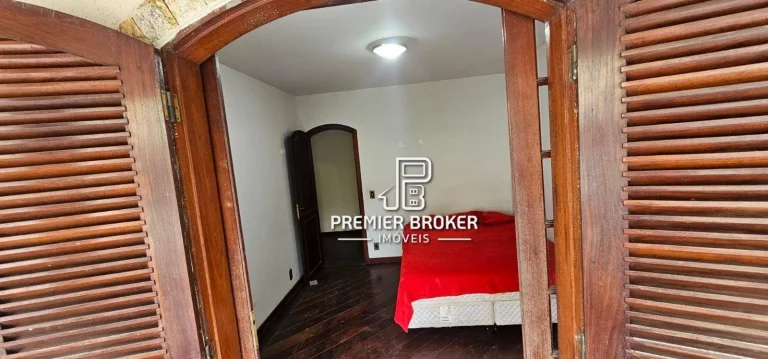 Imagem Casa com 5 dormitórios à venda, 100 m² por R$ 850.000,00 - Alto - Teresópolis/RJ