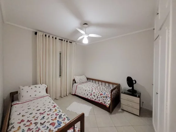 Imagem PITANGUEIRAS – LINDA VISTA MAR, TODO REFORMADO, 73,96 M² ÚTEIS, GARAGEM NO PRÉDIO, CHURRASQUEIRA, SALÃO DE JOGOS.