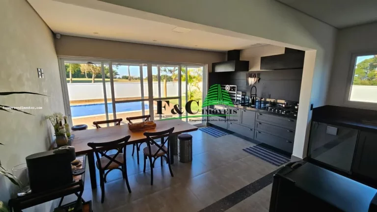 Imagem Casa para Venda em Arandu, Riviera de Santa Cristina I, 3 dormitórios, 3 suítes, 1 banheiro, 2 vagas