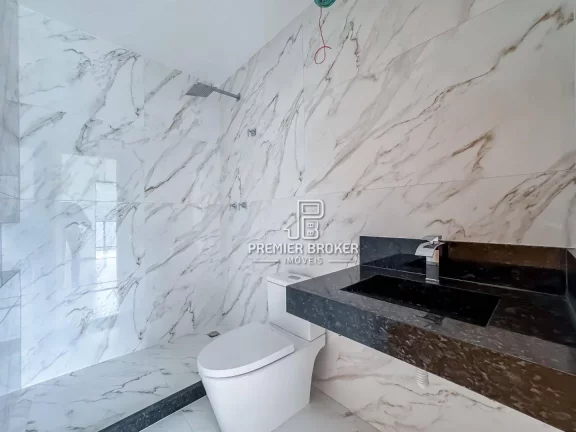 Imagem Casa com 3 dormitórios à venda, 131 m² por R$ 899.000,00 - Golfe - Teresópolis/RJ