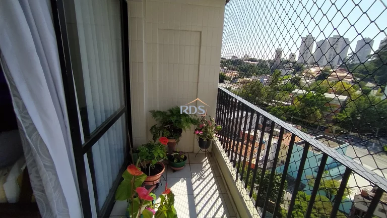 Imagem Vende apartamento de 76m² com 2 dormitórios sendo 1 suíte e com 2 vagas de garagem. Com vista livre.