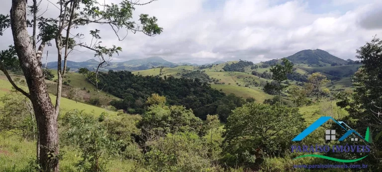 Imagem Refúgio Encantador: Sua Propriedade Rural de Sonho em Minas Gerais.