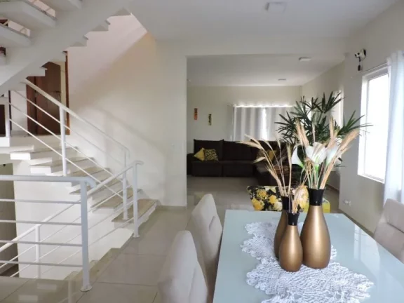 Imagem CASA COM 3 SUÍTES EM LOTE DE 1.600M, COM VISTA PERMANENTE.. PACOTE DE LOCAÇÃO + R$ 7.000,00