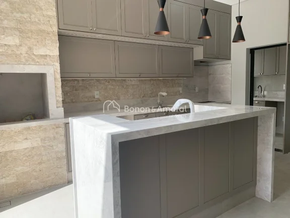 Imagem Encante-se com esta casa contemporânea, projetada para oferecer conforto, sofisticação e praticid...