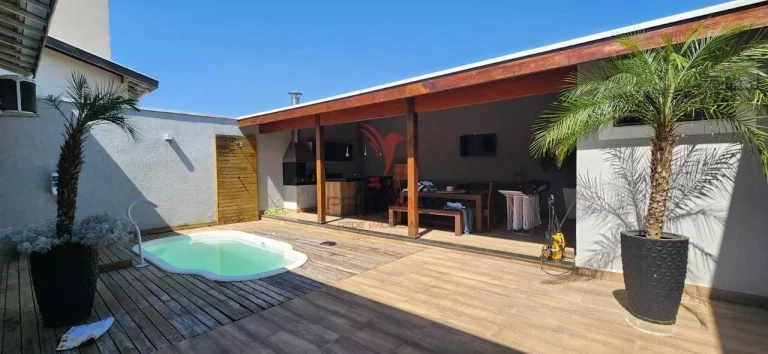 Imagem Casa Mobiliada de 4 Quartos, Piscina Churrasqueira, garagem para 4 Carros,Parq das árvores