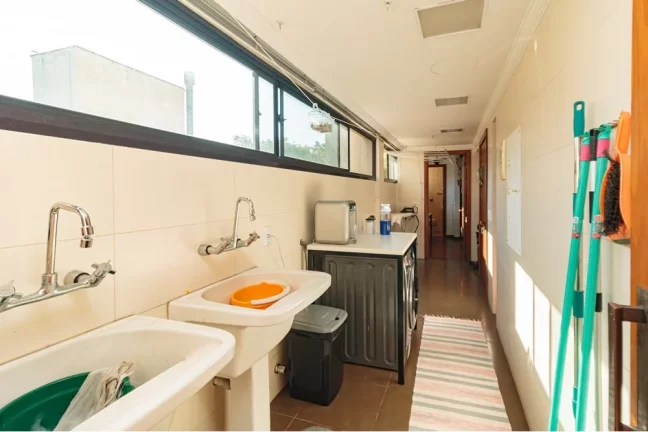 Imagem Imóvel com 4 Quartos à Venda,  em Floresta - Porto Alegre