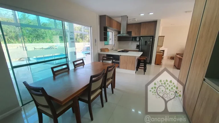 Imagem Casa de alto padrão em Condomínio Fechado